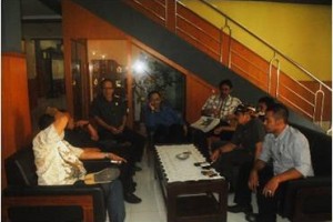 Sejumlah Anggota DPRD di ruang lobi Gedung DPRD Kuningan